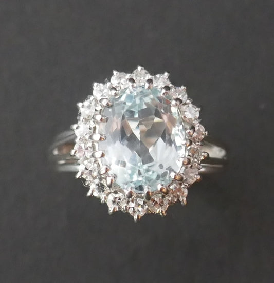 Bague Sertie d'Une Aigue Marine Et Diamants