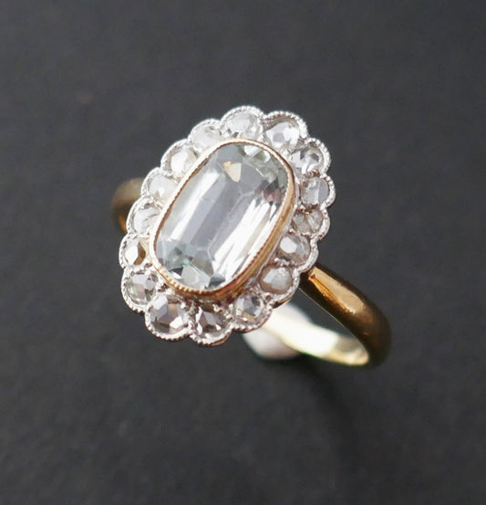 Bague Sertie d'Une Aigue Marine Et Diamants