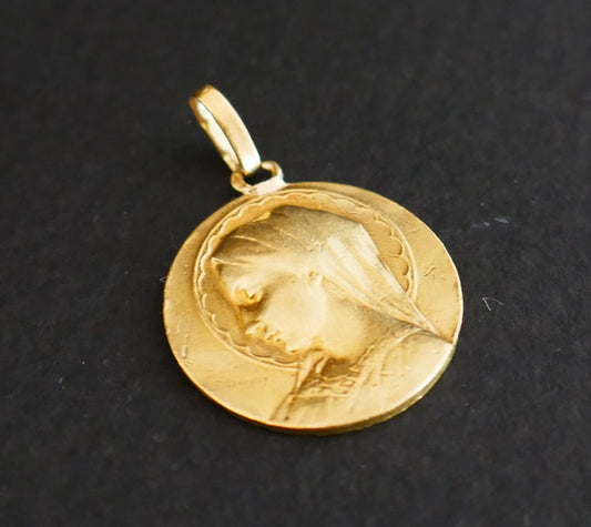 Médaille Vierge, Or 18 Carats